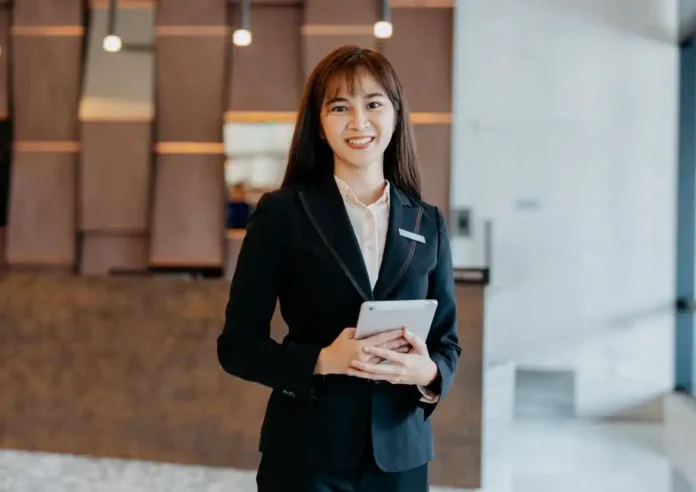 图源：Canva | 酒店行业的 AI 商业模式