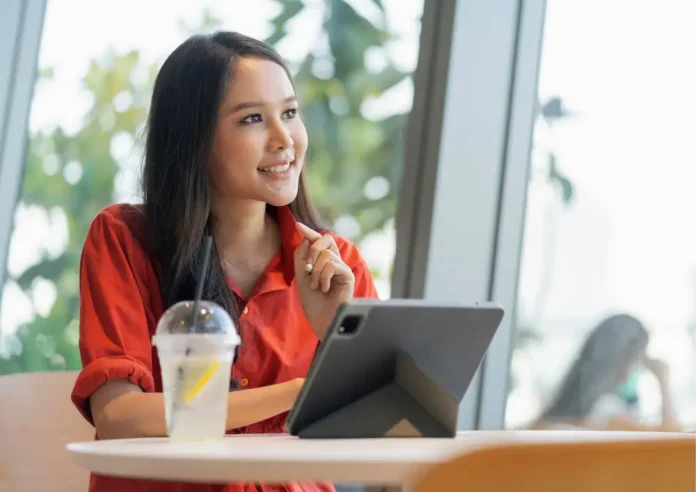 图片来源：Freepik | 果汁吧的教训：为什么战略若缺乏倾听注定失败