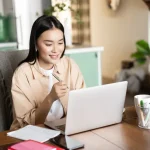 图片来源:Freepik | 印尼现代职业中副业兴起的趋势